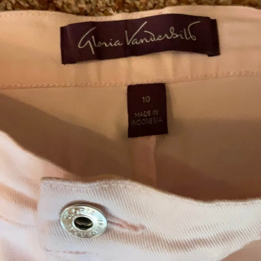 Gloria Vanderbilt Amanda Jeans. Size 10 Short Light pink EUC - Picture 5 of 14